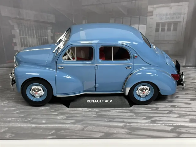 Renault 4CV Bleu 1956 1:18 Echelle Solido 1806604