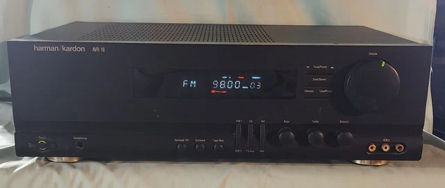 Harman/Kardon AVR 10 LIGHTS UP