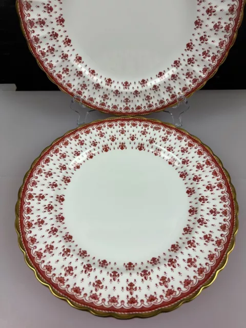 2 x Spode Fleur De Lys Red Y7481 Scalloped Dinner Plates Plate 27.5 cm Wide Set 3