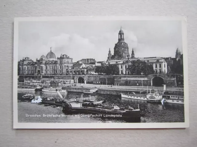 alte AK,  Dresden, Brühl`sche Terrasse mit Dampfschiff Landeplatz