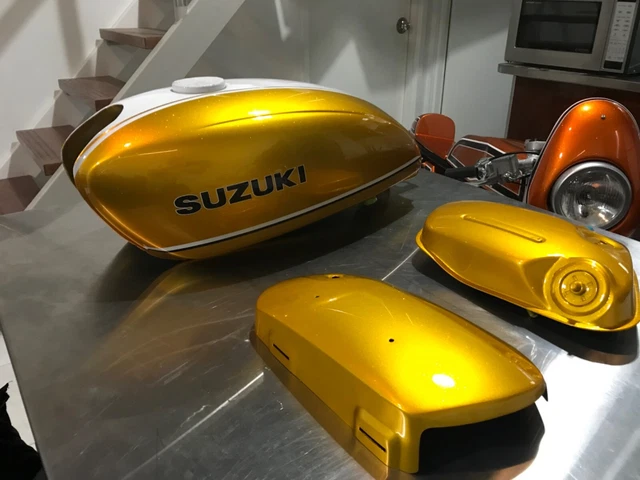 Suzuki T250 Fuel Tank and Side Covers