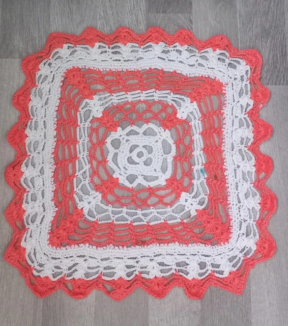 NAPPE CROCHET main surnappe centre de table ecrue ronde 98cm artisanat FRANCAUS création Sylvette Raisonnier sur commande - France