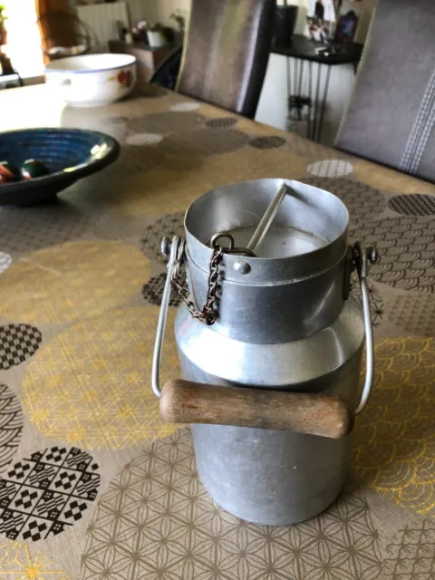 Ancien Pot A Lait En Aluminium 0,5L "  Aluminium Pur Le Trefle  "