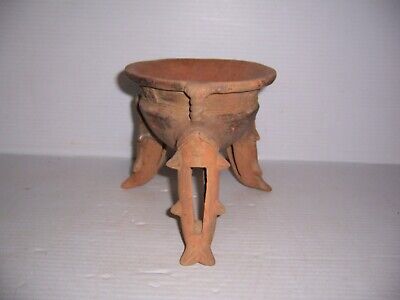 Pre-Columbian Panama Pottery Tripod Fish Rattle Leg Vessel Jar 6 1/4" Tall 2
