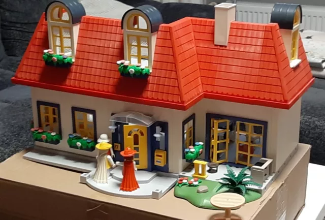 Playmobil Einfamilienhaus. Haus zum Spielen. Kleines ZUBEHÖR. Siehe Bilder.