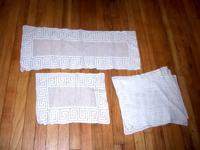 vtg lot of unused  cotton 6 crochet  placemats and 1 table runner