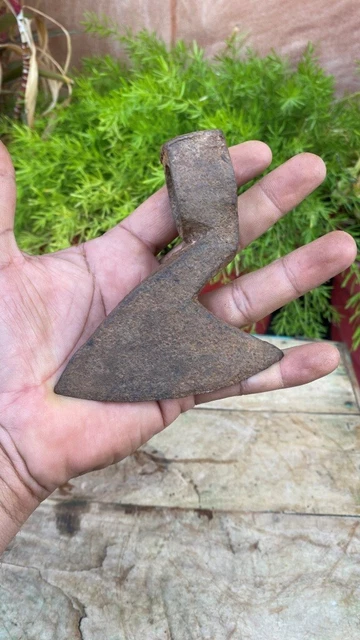 1700c Iron Hand Forged Floral Carving Mughal Antique Axe Head Hatchet Dagger Old