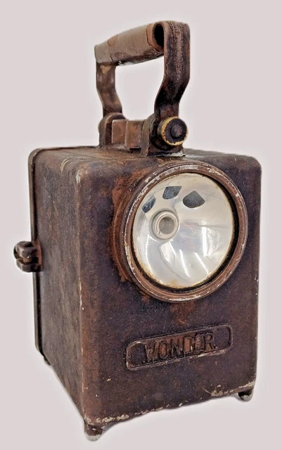 ANCIENNE LANTERNE WONDER Portable de Cheminot type AGRAL pile type