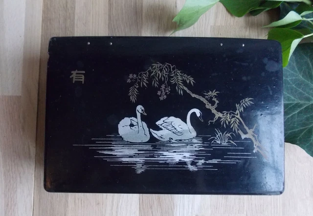 Boîte à Bijoux Chinoise Ancienne En Bois Laqué Avec Décor En Pierre Dure - Occasion