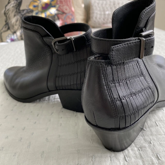 via spiga delaney block heel bootie