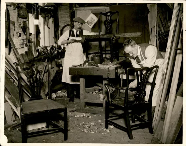 GA95 Orig Underwood Photo CHIPPENDALE SHOP Interior London Woodworking Chairs