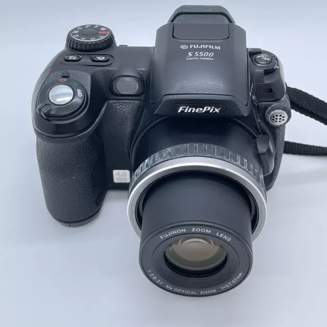 Fujifilm FinePix S5500 Digitalkamera - 4 MP 10x opt. Zoom Schwarz