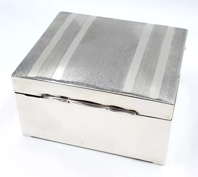 Art Deco sterling silver cigarette box - hinged lid & wooden lined - Lovely item