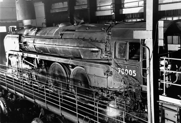 462 Configuration Engine Train BRITANNIA CLASS 462 Locomotive John Milton On The Test Rig Train Old ...