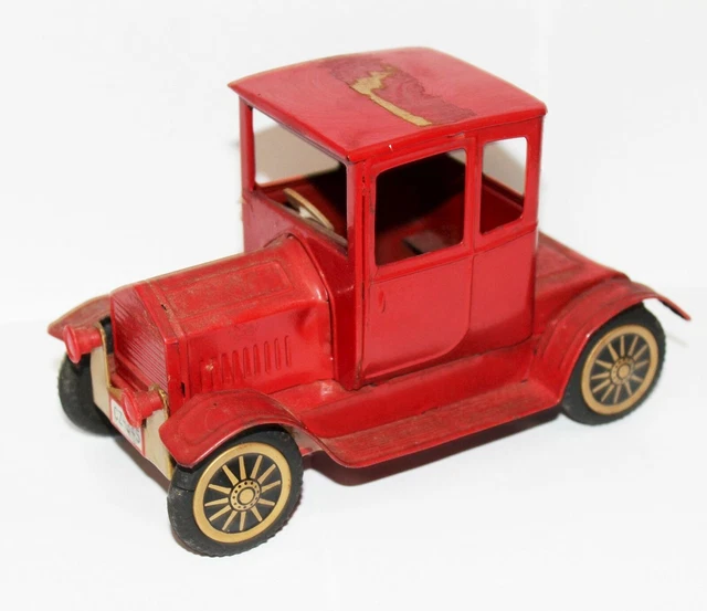 VINTAGE TIN METAL Friction Toy Car made in Japan CZ-345 Classic Antique
