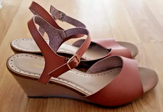 Roberto vianni wedge sandals hotsell