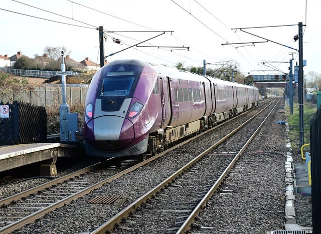 Emr Class 810 Routes CLASS 810 NO 810001 in unbranded emr at south elmsall £1.20 - PicClick UK