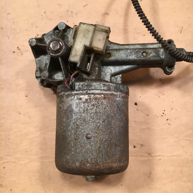 OEM TRIUMPH MG MGB Windshield Wiper Motor LUCAS 75652B Dated Sept. 1969