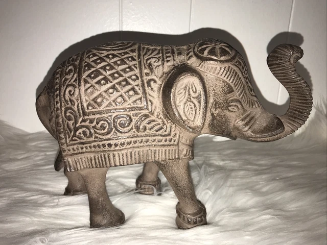 Cast Iron Indian Elephant Brown 3-D Etchings Figurine 7"x10”x4” VTG 2 Lbs 8.5 Oz
