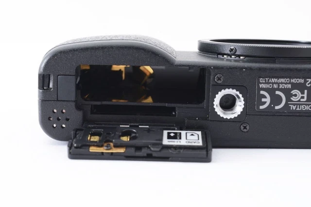 Ricoh GR DIGITAL Compact Digital Camera 8.1MP good condition 3