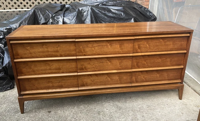Vintage Lane Rhythm Mid Century 9 Drawer Dresser Paul McCobb Vintage Lane Rhythm Mid Century 9 Drawer Dresser Paul McCobb