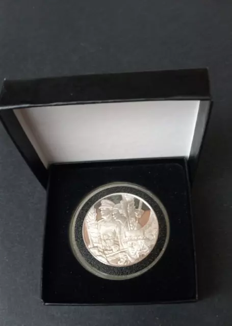 1952-1977 Silver Jubilee Queen Elizabeth 11 E 11 R Eyewitness Commorative  Medal 3
