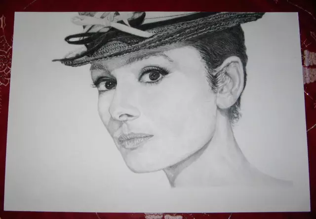 Disegno Matita E Carboncino 33X48 - Audrey Hepburn - Bellissimo!