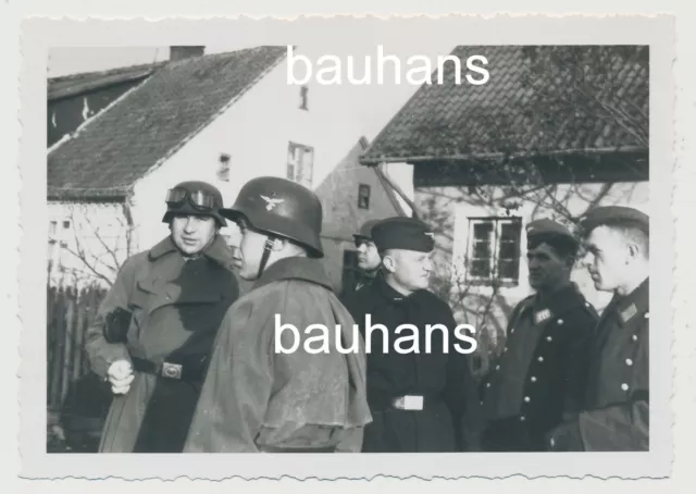 Foto  Neuhausen Ostpreußen Kradmelder Soldaten 1940 (3758x)