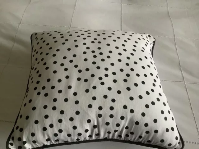Cuscino diverso su ogni lato