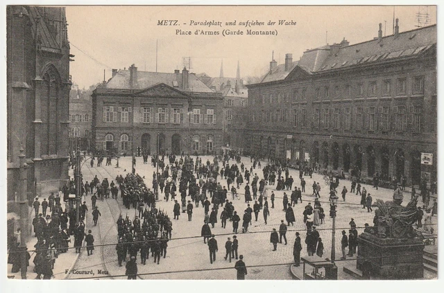 METZ - Moselle - CPA 57 - Militaire - Place d' Armes - la Garde Montante