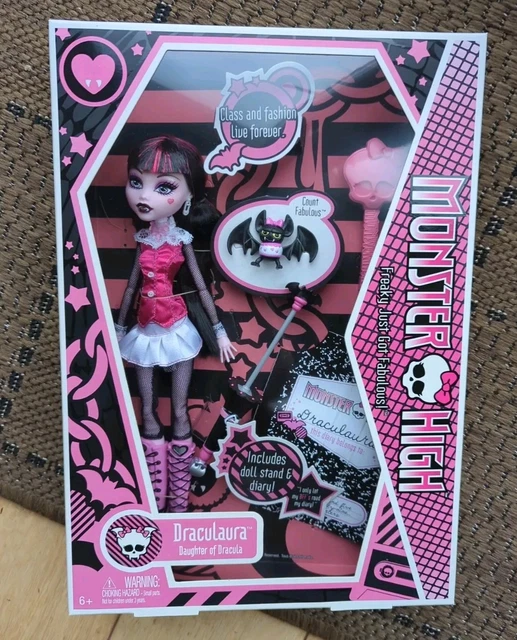 MONSTER HIGH FIRST Wave BNIB Draculaura Coffin Box 2009 £450.00 ...