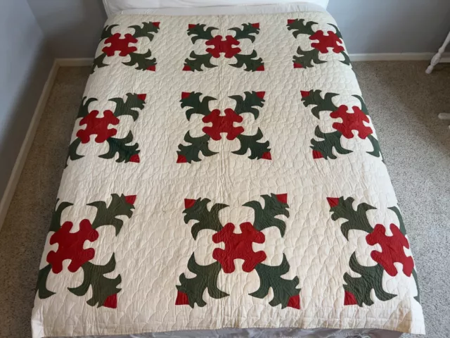 Vintage Applique Green And Red Carolina Quilt 74x74”