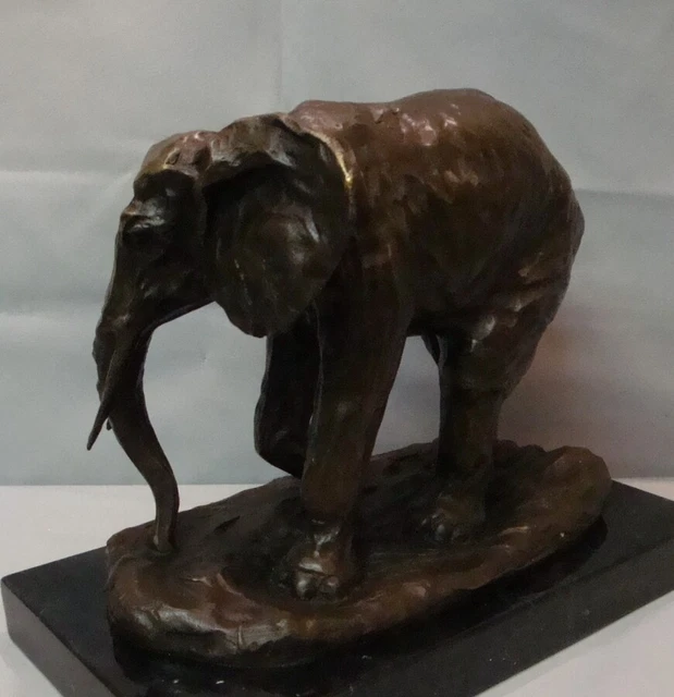 Estatua Elefante Fauna Art Deco Estilo Art Nouveau Estilo Bronce sólido Firmado 3
