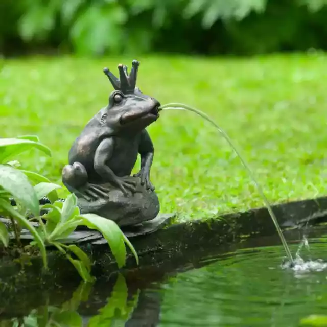 Ubbink Spitter Garden Fountain King Frog