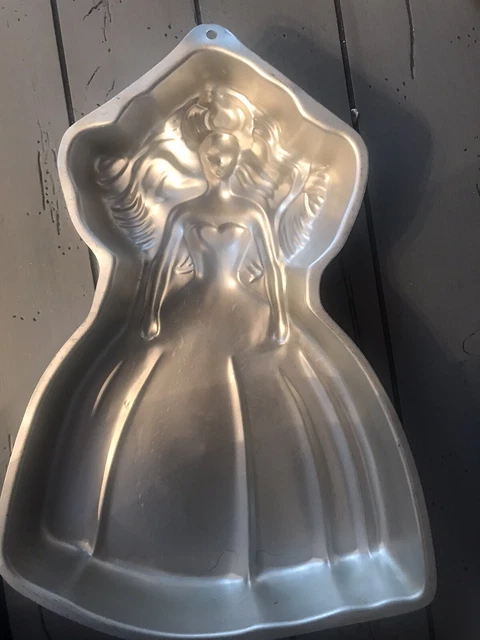 Vintage Barbie cake pan mold - Wilton cake pan -(2105-2551 1992)