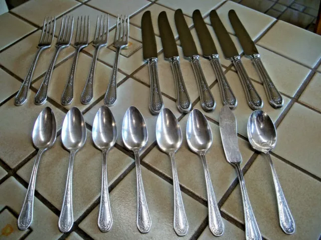 ONEIDA  HAMPTON COURT COMMUNITY PLATE silverplated LOT 19 PC FLATWARE GREAT DEAL