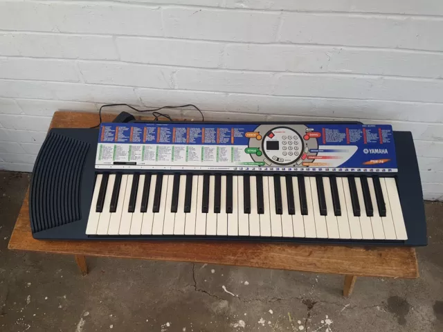 Yamaha PSR - 74 Keyboard