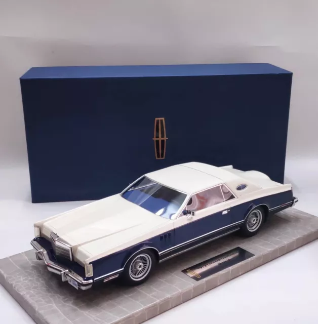 1/18 LINCOLN Continental Mark V 1979 white/blue AU