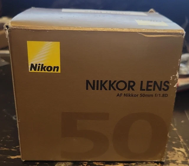 Nikon AF-S FX NIKKOR 50mm f/1.8D Lens with Auto Focus for Nikon DSLR Cameras
