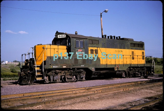 CNW Chicago & North Western GP-7 4468 ORIGINAL 1985 Kodachrome Slide