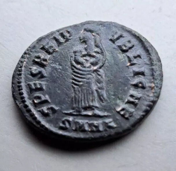 FAUSTA Augusta 324-326 Follis Nicomedia Ancient Authentic Roman bronze coin 3