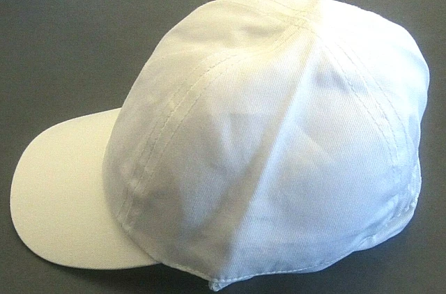 Kids Outdoor Sun Cap/Hat UV Protection Hide away Neck Flap / White / NEW
