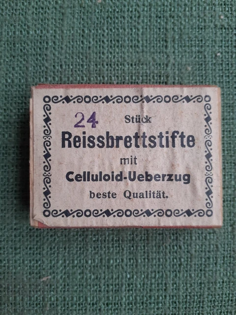 Kleine Holzschachtel für Reissbrettstifte