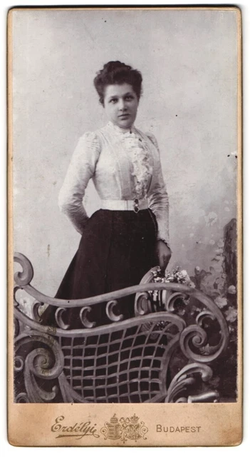 Fotografie Erdelyi, Budapest, Kossuth Lajos és Ujvilag Utcza Sarkan, Bürgerlich
