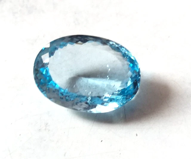 Pietra preziosa sciolta sfaccettata di forma ovale topazio blu naturale 23...