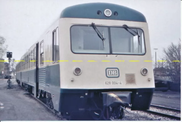Farb-Foto DB Dieseltriebzug 628 004 im Bw Kempten 1981