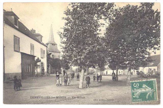 CPA 03 - DENEUILLES les MINES (Allier) - La Place - Animée - Peu courante