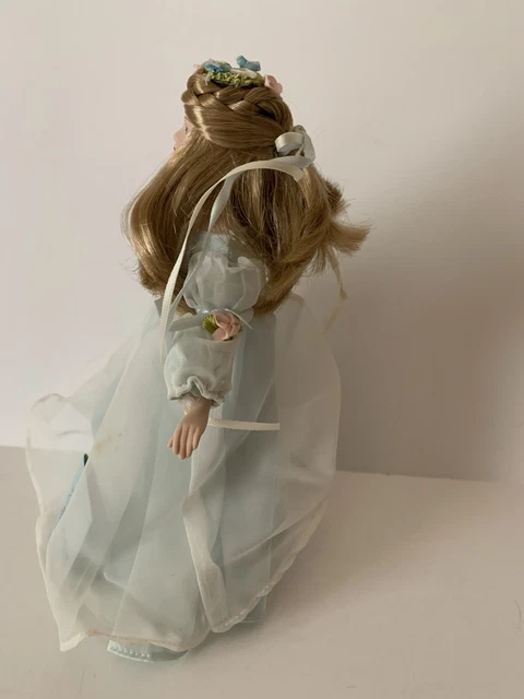 Fairy Tale Collection Cinderella Avon Porcelain Doll & Stand 1984 9 1/4" 2
