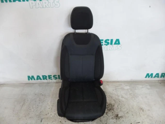P7055913 Sitz rechts CITROEN C4 II (B7) 8217F8