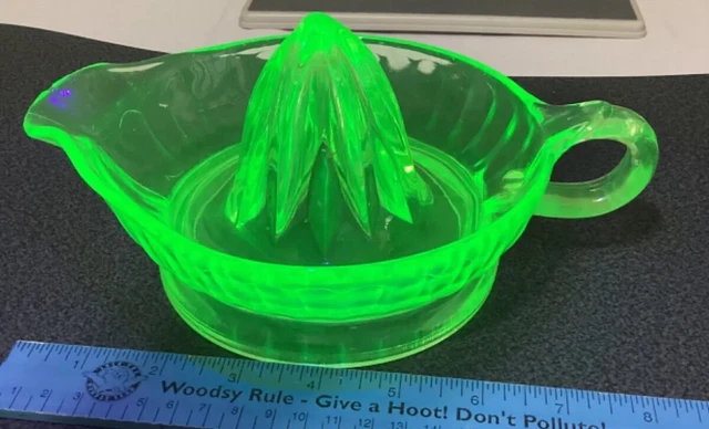 Vintage Green Vaseline Uranium Glass Large Citrus Reamer Juicer Depression GLOWS